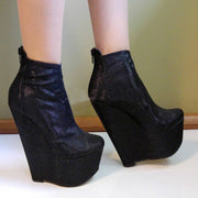 Black Shimmer Ankle 17 cm Wedge Booties - Tajna Club
